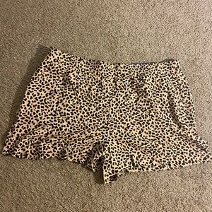 NWT Women’s midrise leopard print shorts
